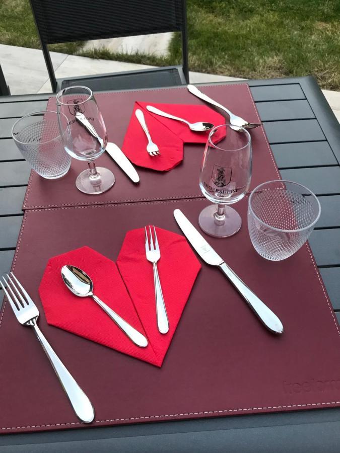 L'Attrap'Reves : Le Confort Hotelier, La Convivialite En Plus Ergersheim Exterior photo